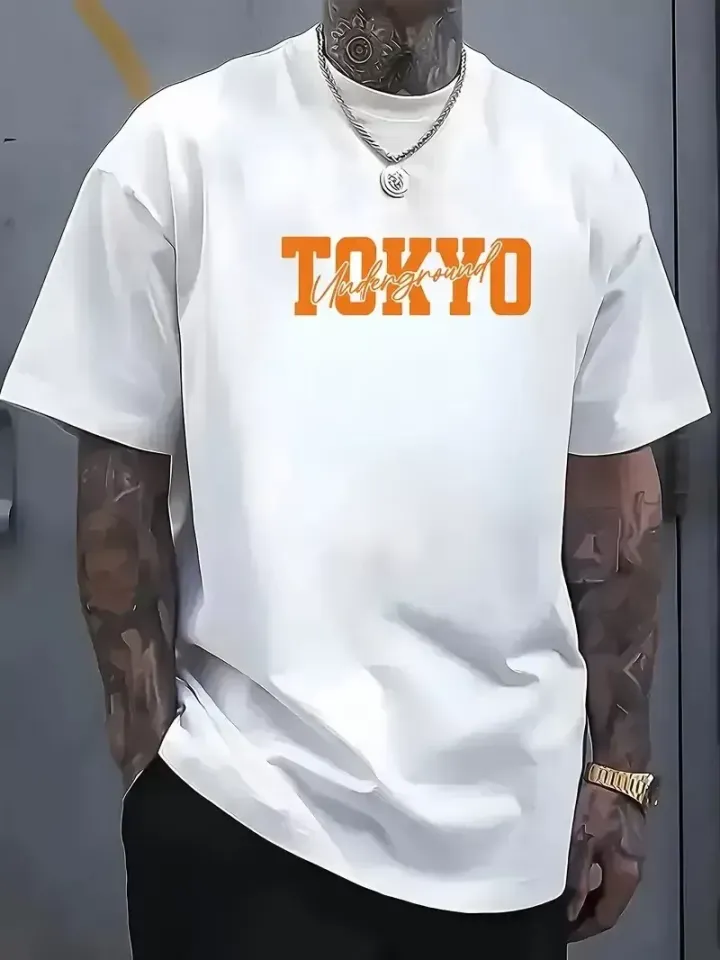 Erkek Turuncu Spor Araba Grafik Tişört - ''TOKYO'' Baskılı Günlük Oversize Kısa Kollu Tişört, Yetişkinler için Yazlık Giyim, Turuncu Araba Tasarımı - Beyaz