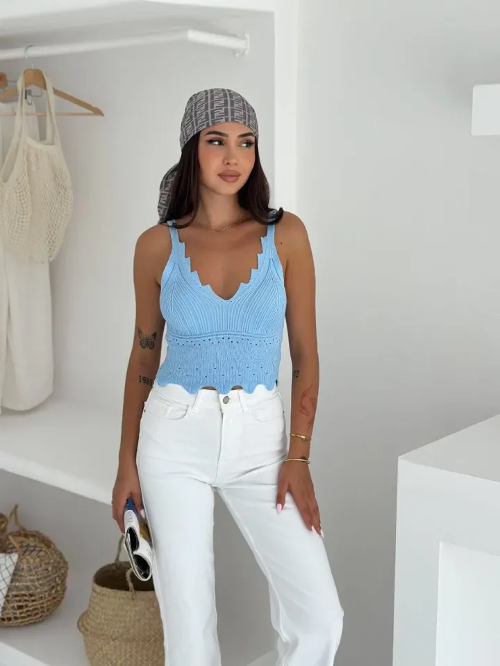V Yaka Askılı Arkası Açık Triko Crop - Bebe Mavisi