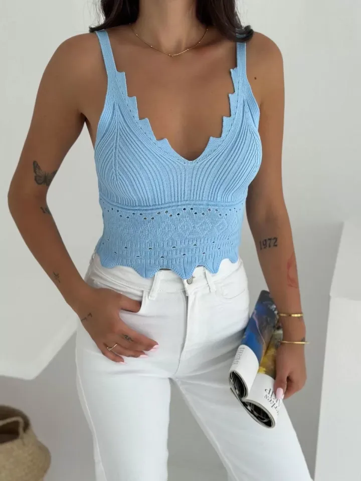V Yaka Askılı Arkası Açık Triko Crop - Bebe Mavisi