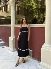 Askılı Uzun Şerit Detaylı Şık ve Rahat Elbise - Siyah